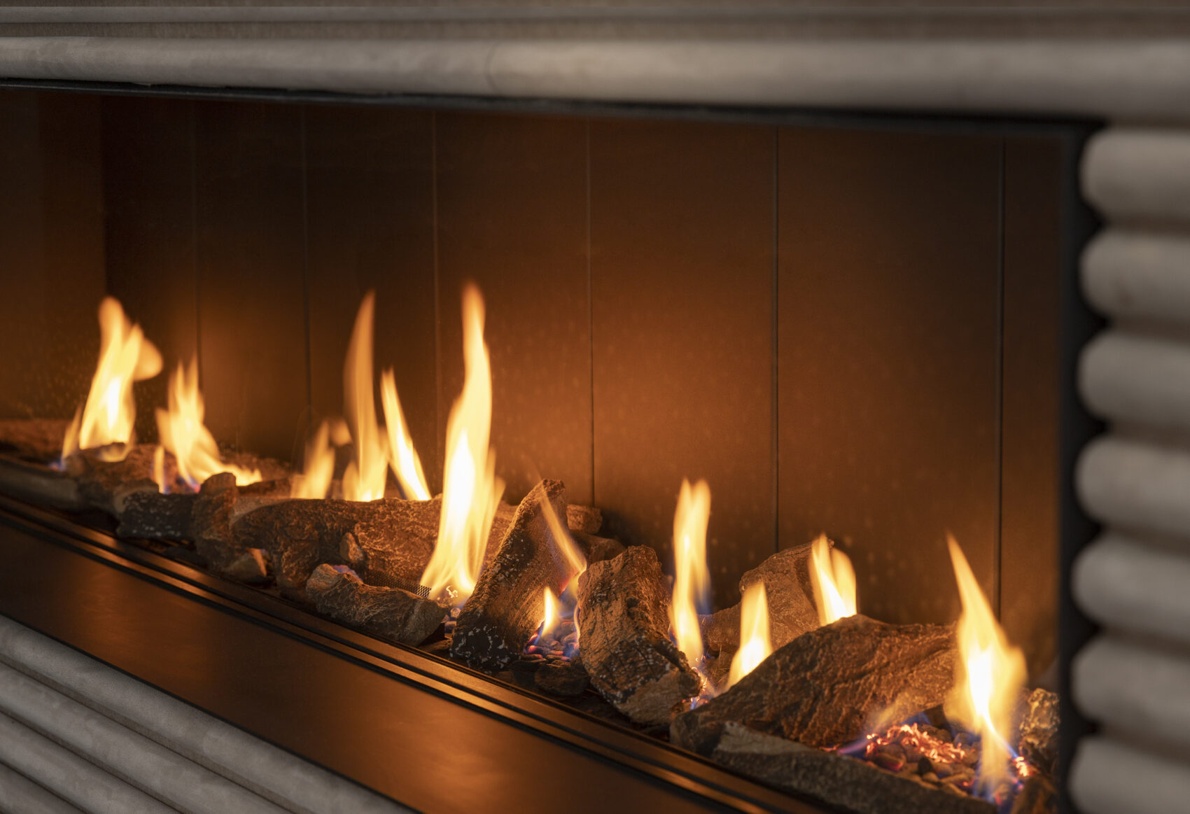 Stroomuitval dreigt deze winter: waarom een haard of kachel nu belangrijker is dan ooit