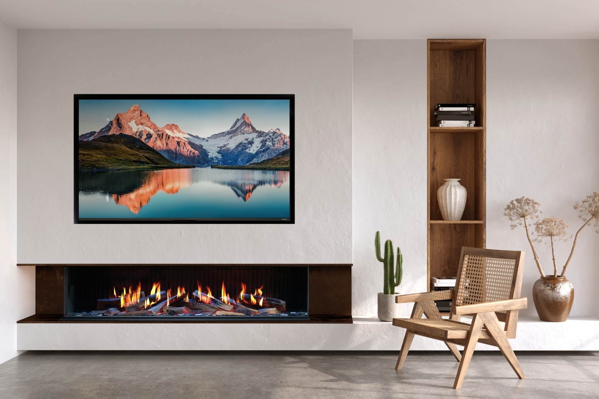 Impressie van een decoratief ingerichte living met een wand met elektrische sfeerhaard en tv.